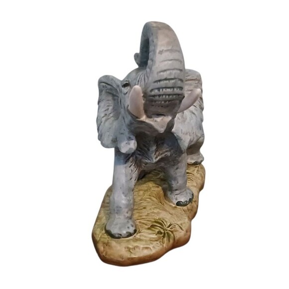 VTG Porcelain Gray Elephant Trunk Up Figurine Good Luck Prosperity Made Japan - Picture 3 of 5